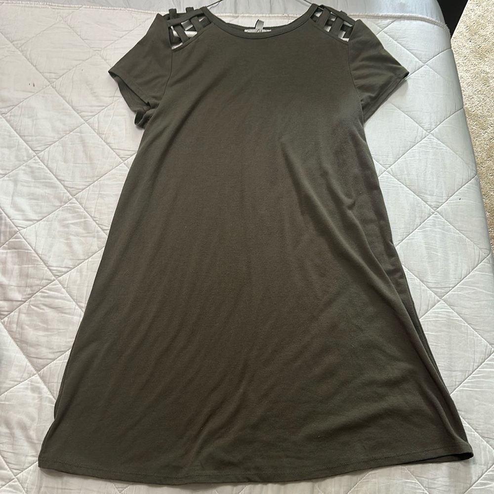 Green Dress with cutout shoulders